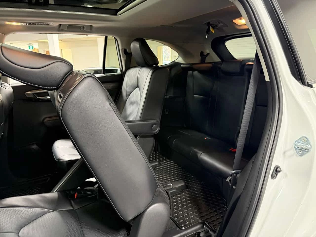 Toyota Highlander Hybrid Limited AWD  CARFAX, снимка 8 - Автомобили и джипове - 54679710