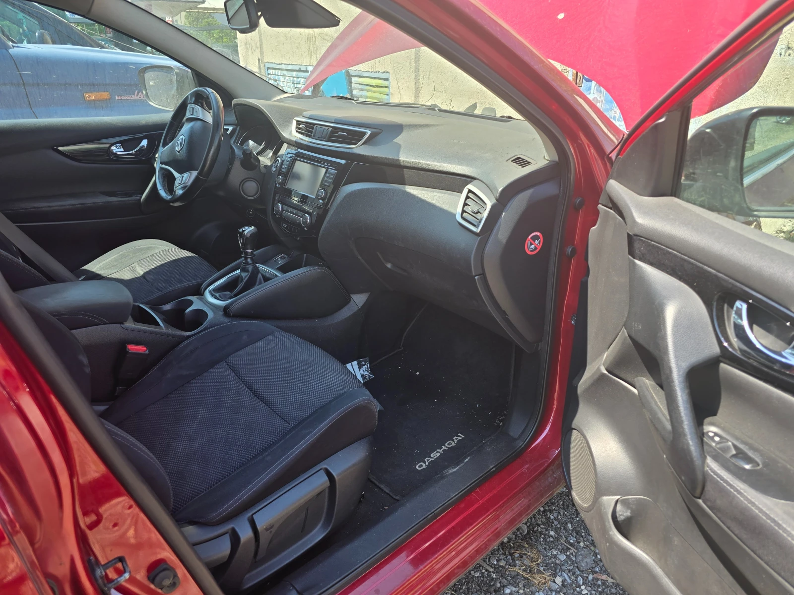 Nissan Qashqai 1.5 DCI 110ks, снимка 8 - Автомобили и джипове - 54995990