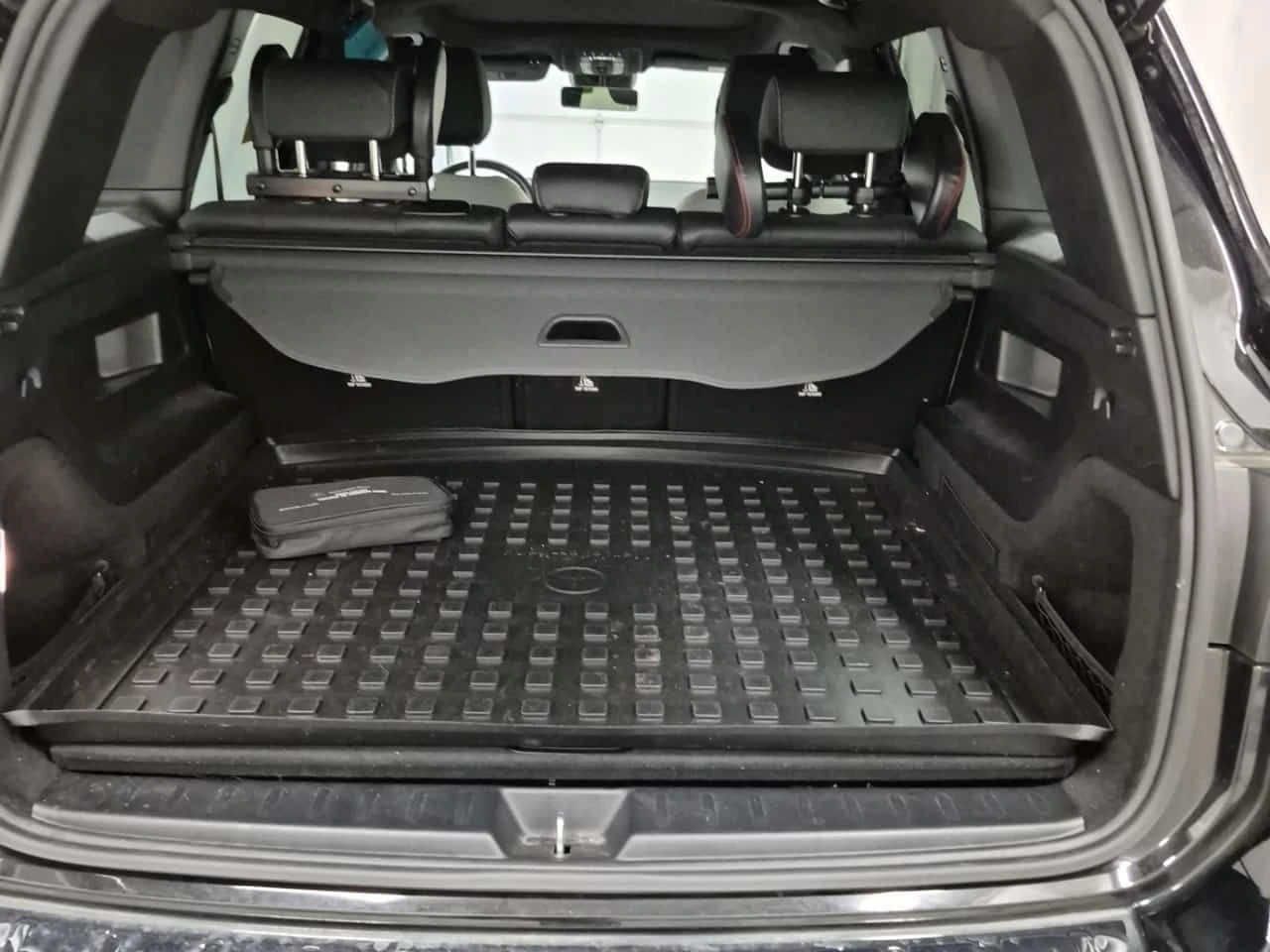 Mercedes-Benz GLC 250 * AMG Line * CARFAX * От Mercedes * , снимка 14 - Автомобили и джипове - 55319563