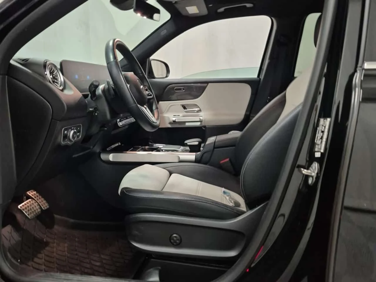 Mercedes-Benz GLC 250 * AMG Line * CARFAX * От Mercedes * , снимка 9 - Автомобили и джипове - 55319563