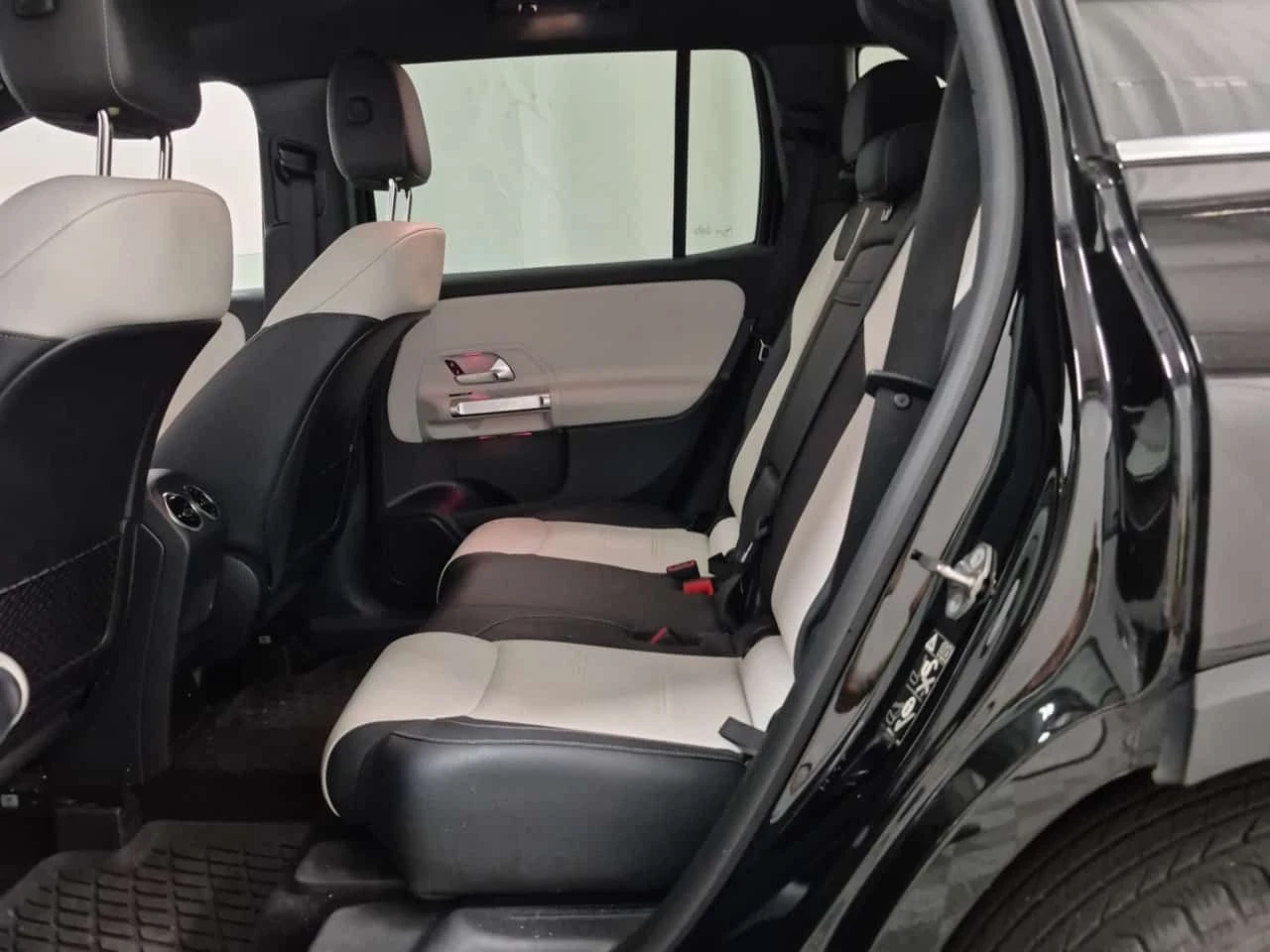 Mercedes-Benz GLC 250 * AMG Line * CARFAX * От Mercedes * , снимка 10 - Автомобили и джипове - 55319563