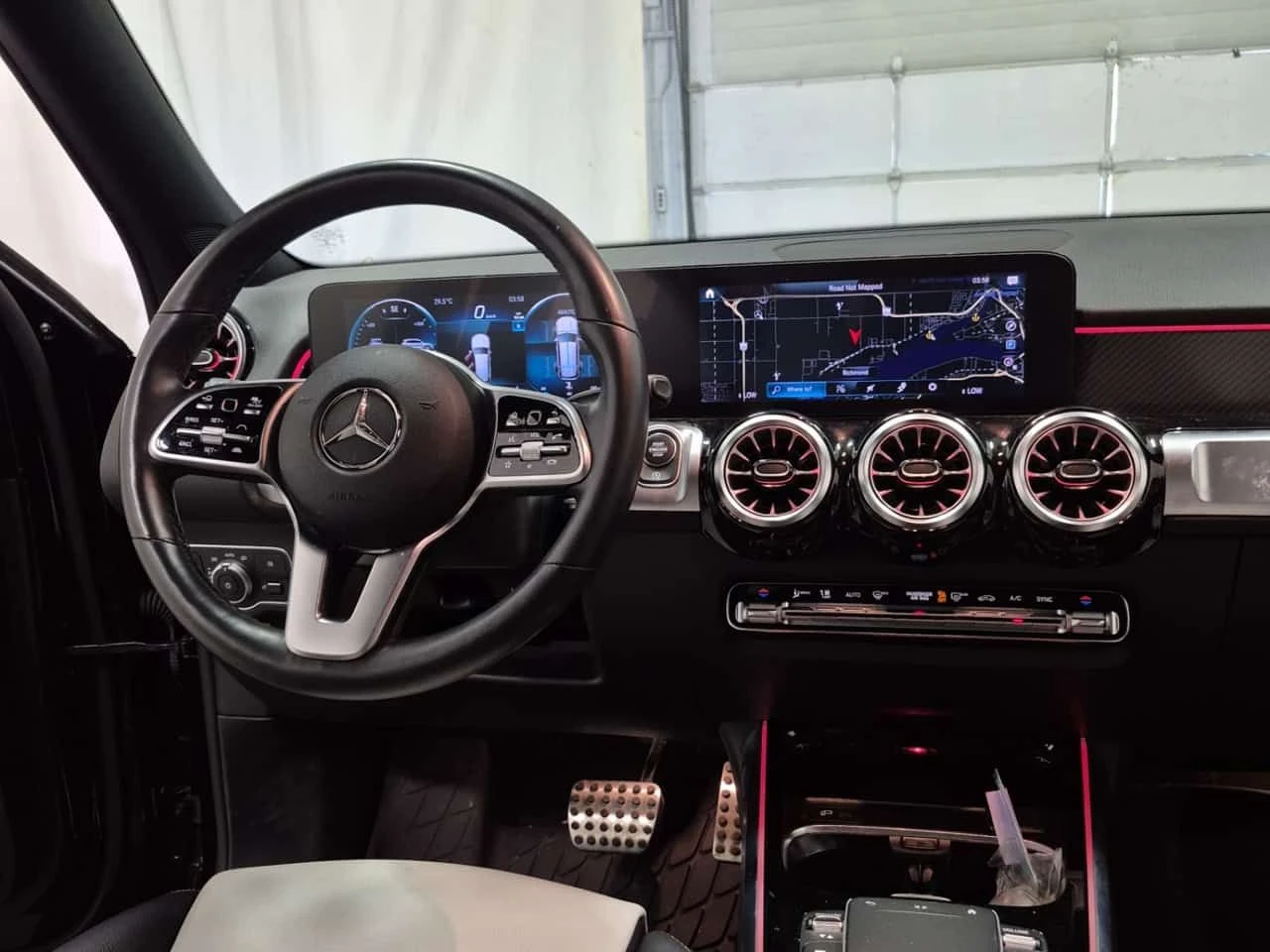 Mercedes-Benz GLC 250 * AMG Line * CARFAX * От Mercedes * , снимка 6 - Автомобили и джипове - 55319563