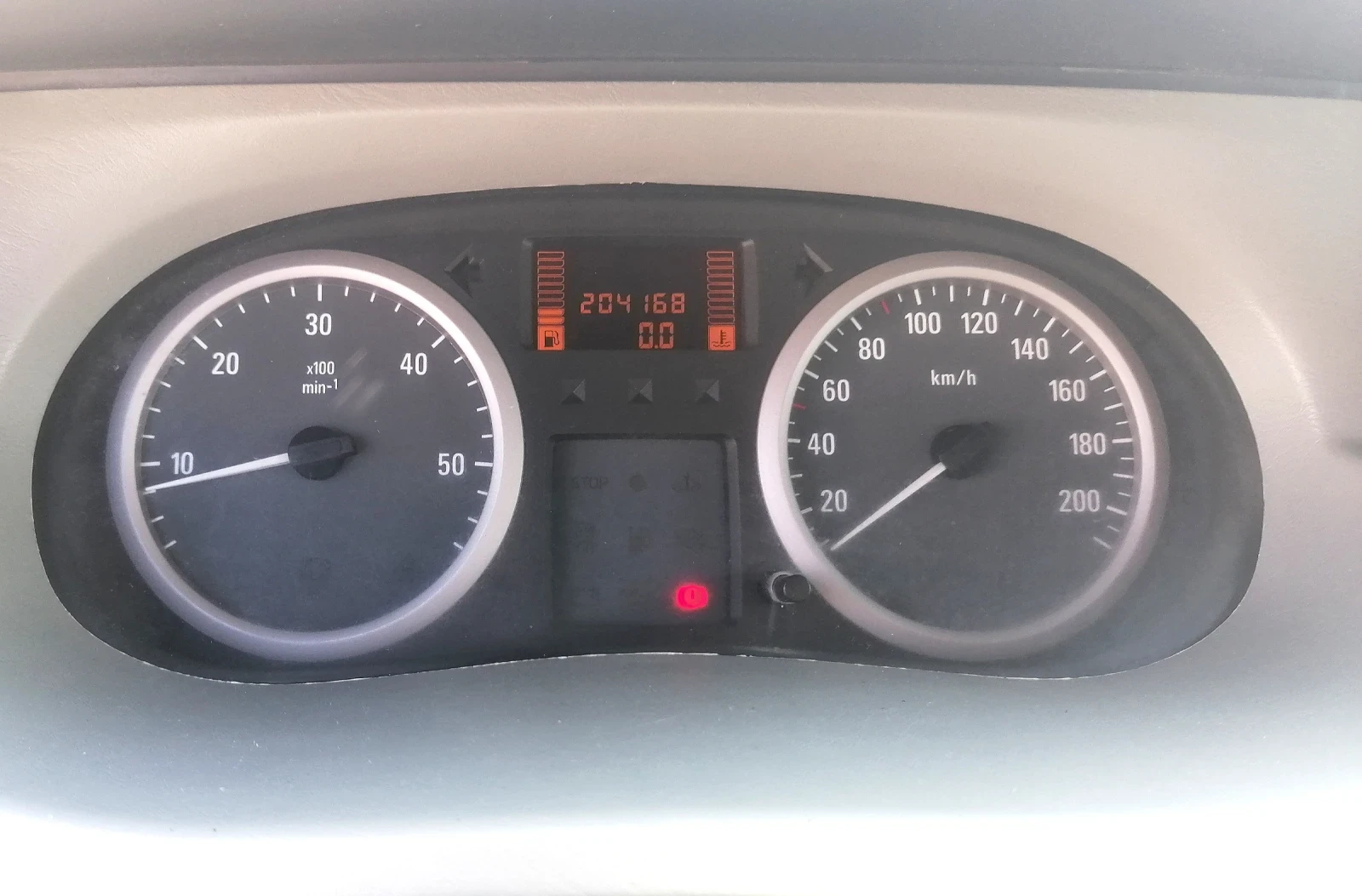 Opel Vivaro 2.0 Cdti 5+ 1 климатик, снимка 11 - Бусове и автобуси - 53809821