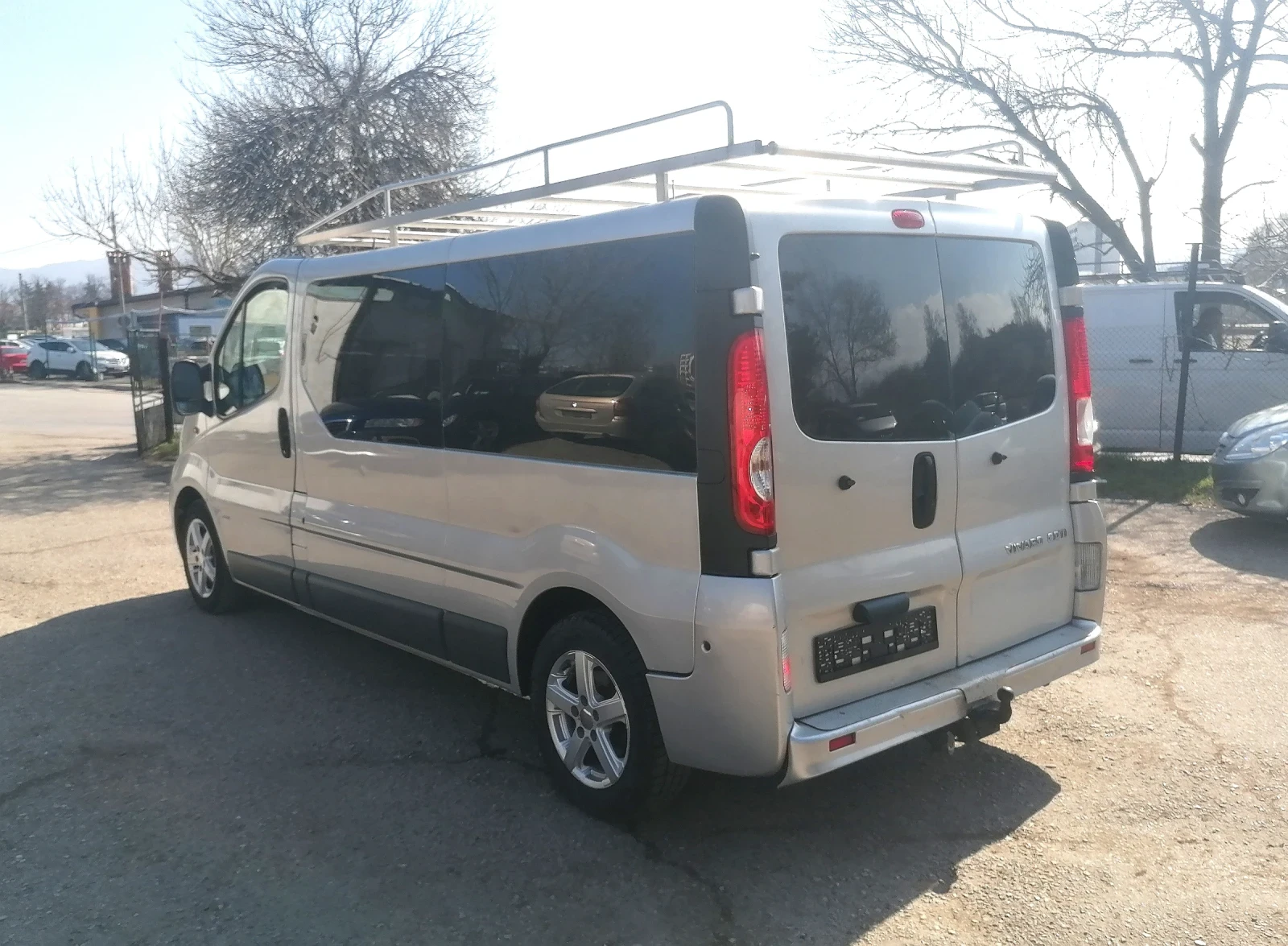 Opel Vivaro 2.0 Cdti 5+ 1 климатик, снимка 5 - Бусове и автобуси - 53809821