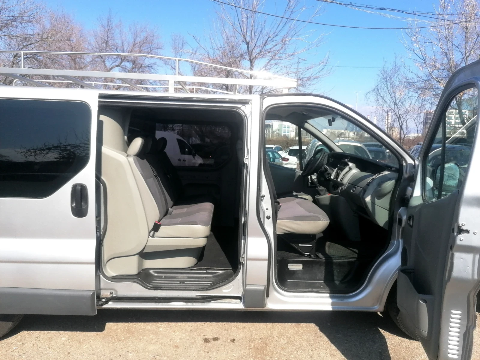 Opel Vivaro 2.0 Cdti 5+ 1 климатик, снимка 14 - Бусове и автобуси - 53809821