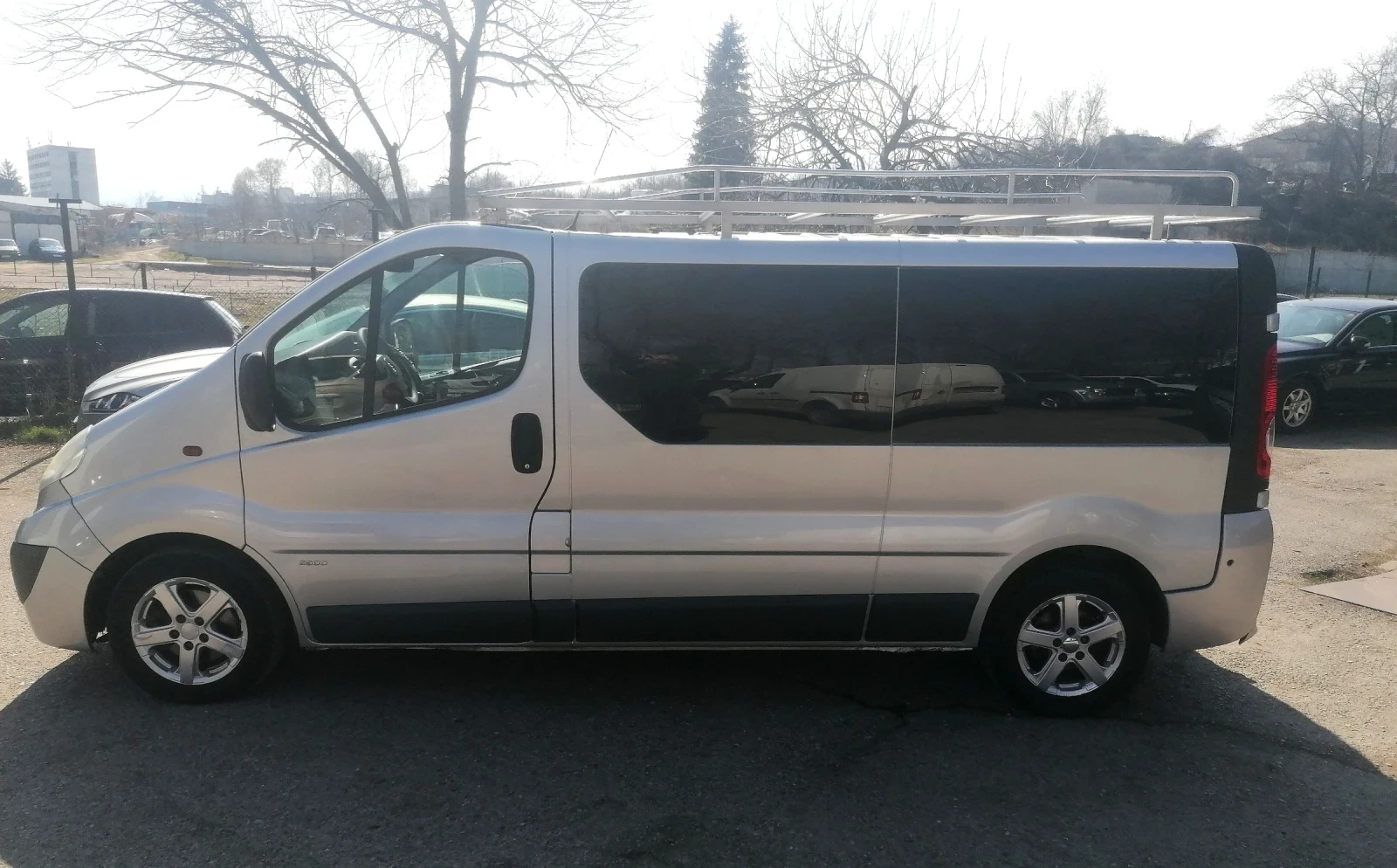 Opel Vivaro 2.0 Cdti 5+ 1 климатик, снимка 4 - Бусове и автобуси - 53809821