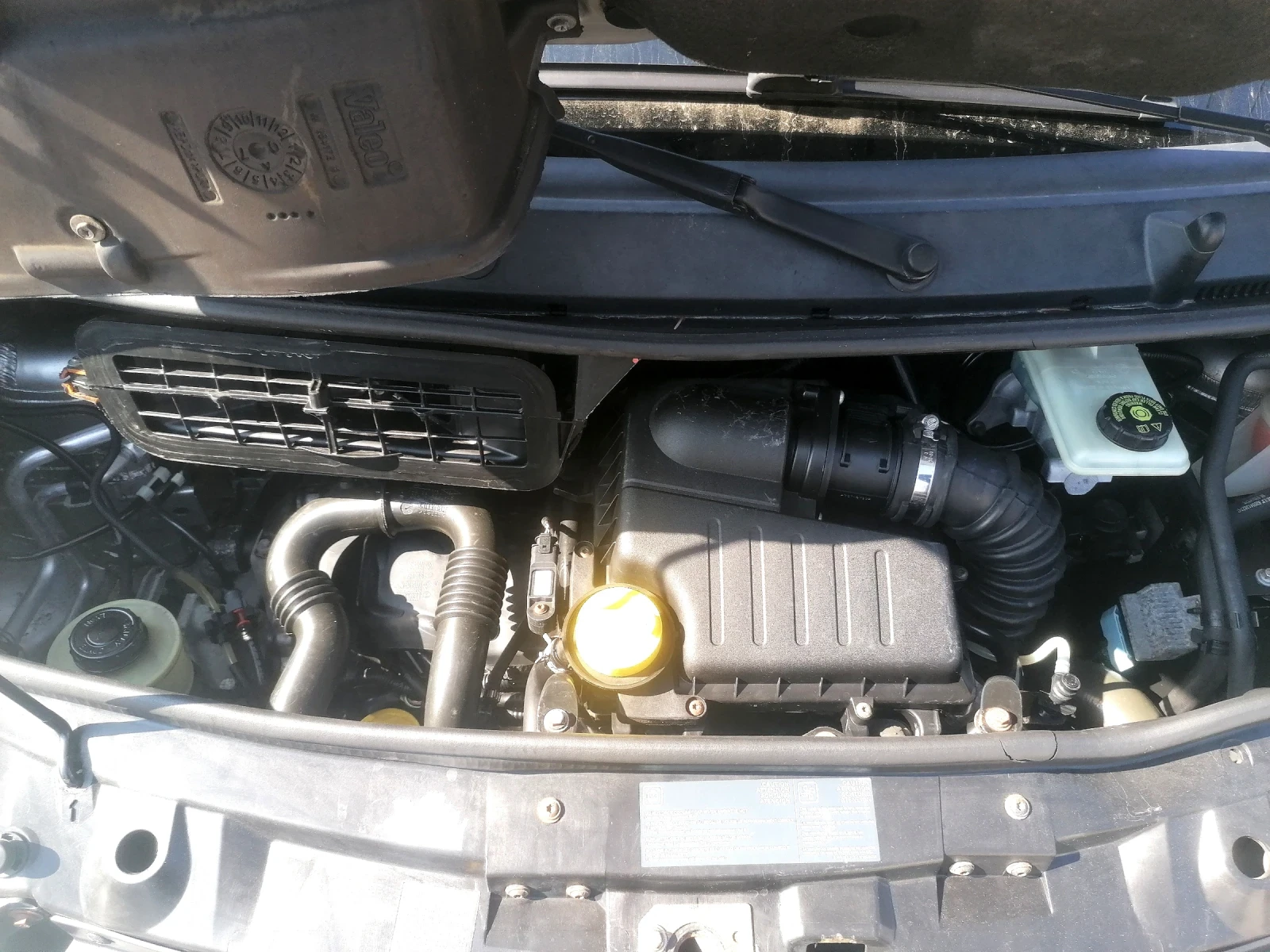 Opel Vivaro 2.0 Cdti 5+ 1 климатик, снимка 16 - Бусове и автобуси - 53809821