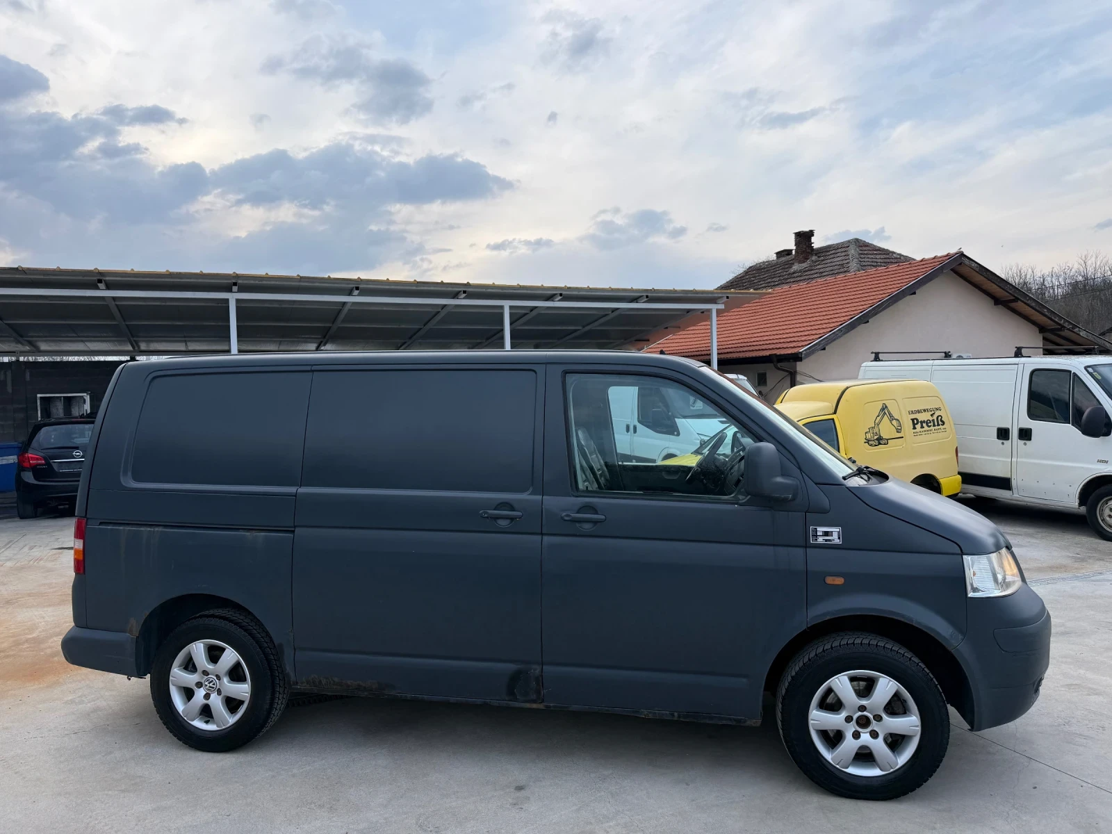 VW T5 1.9TDI 2 СТРАНИЧНИ ВРАТИ, снимка 4 - Бусове и автобуси - 54039894