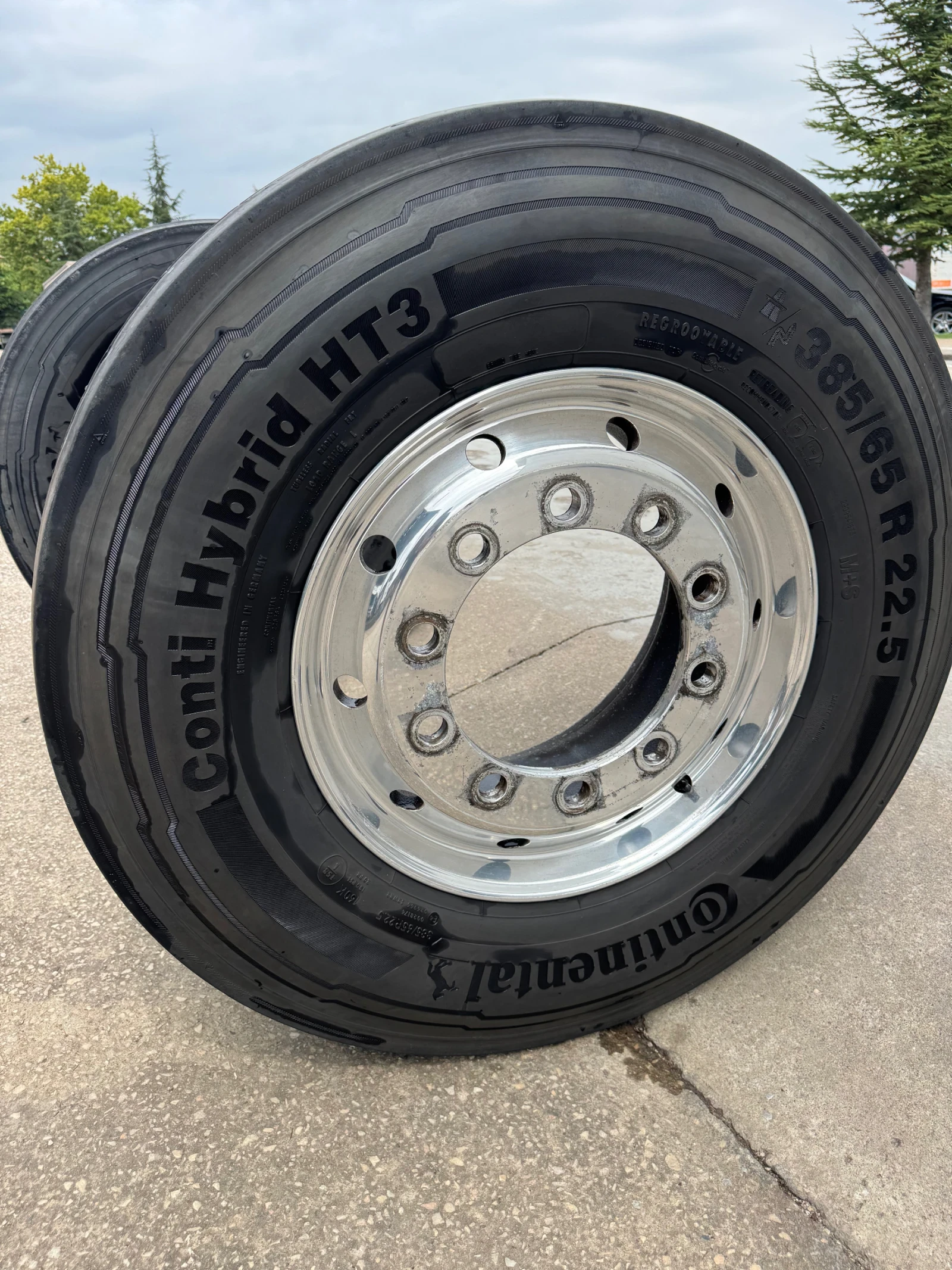 Volvo Fh16 750  гуми 2броя Conti Hybrid HT3 - изображение 2