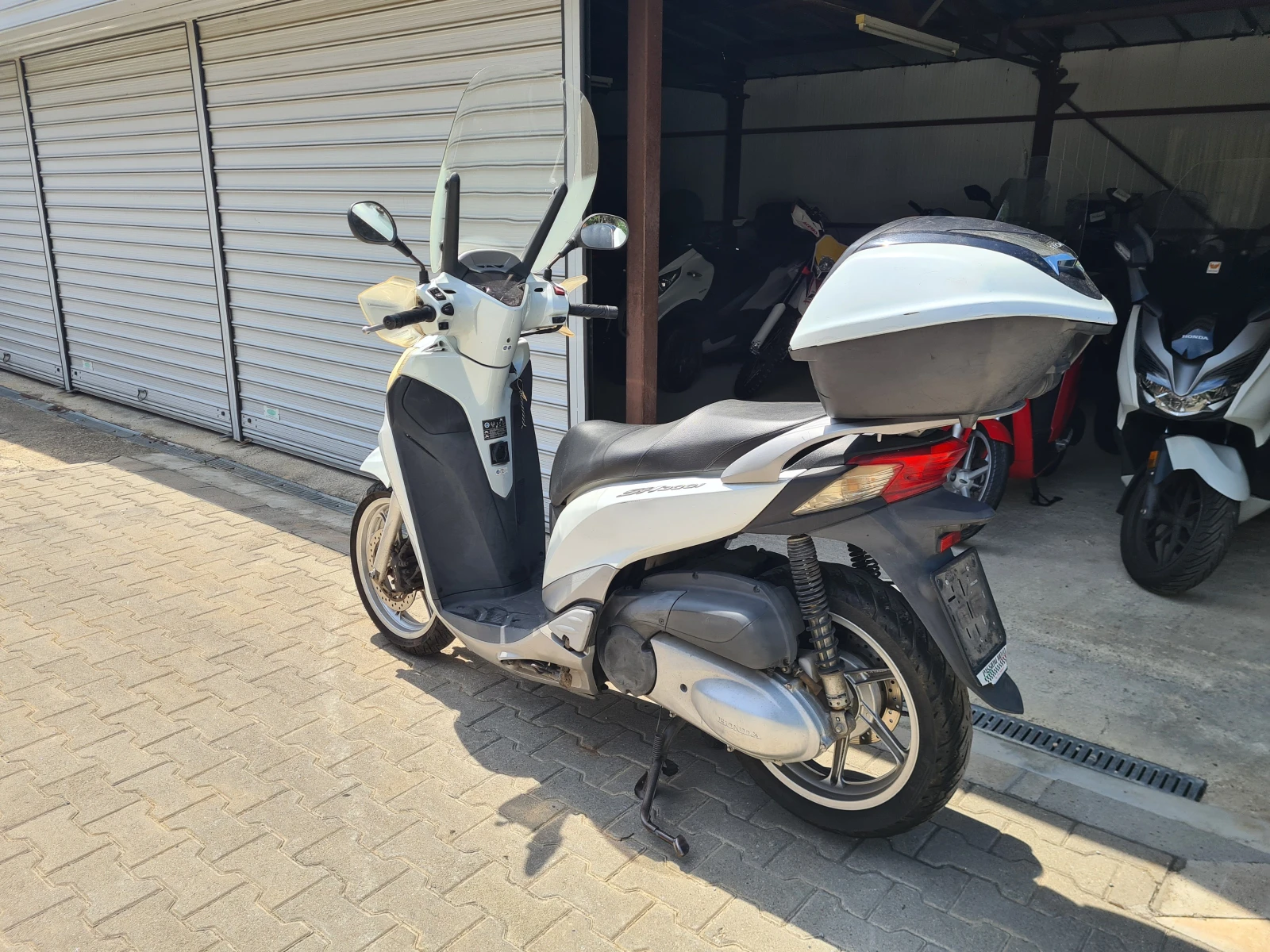 Honda Sh 300i ABS, снимка 3 - Мотоциклети и мототехника - 54840524