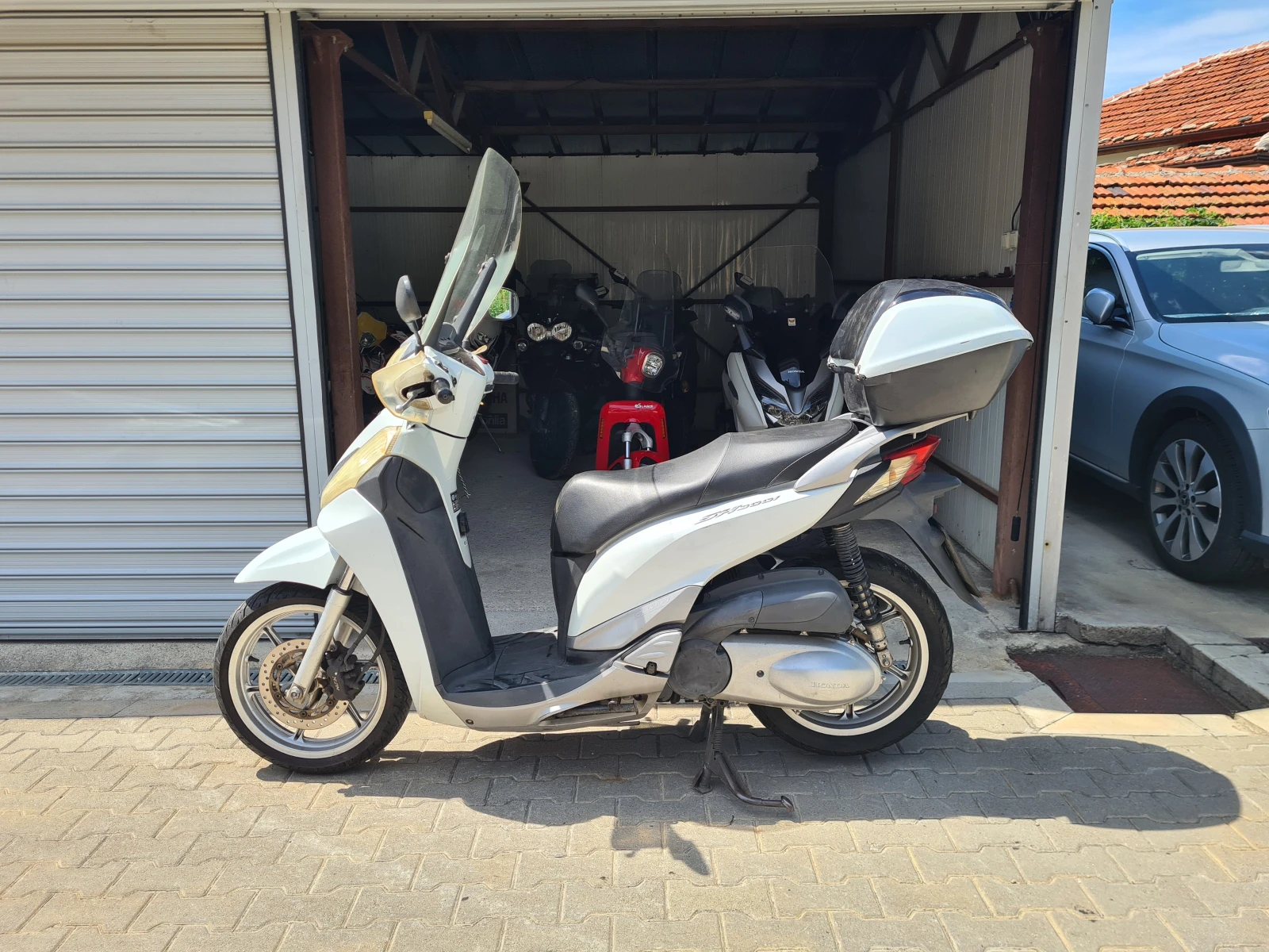 Honda Sh 300i ABS, снимка 2 - Мотоциклети и мототехника - 54840524