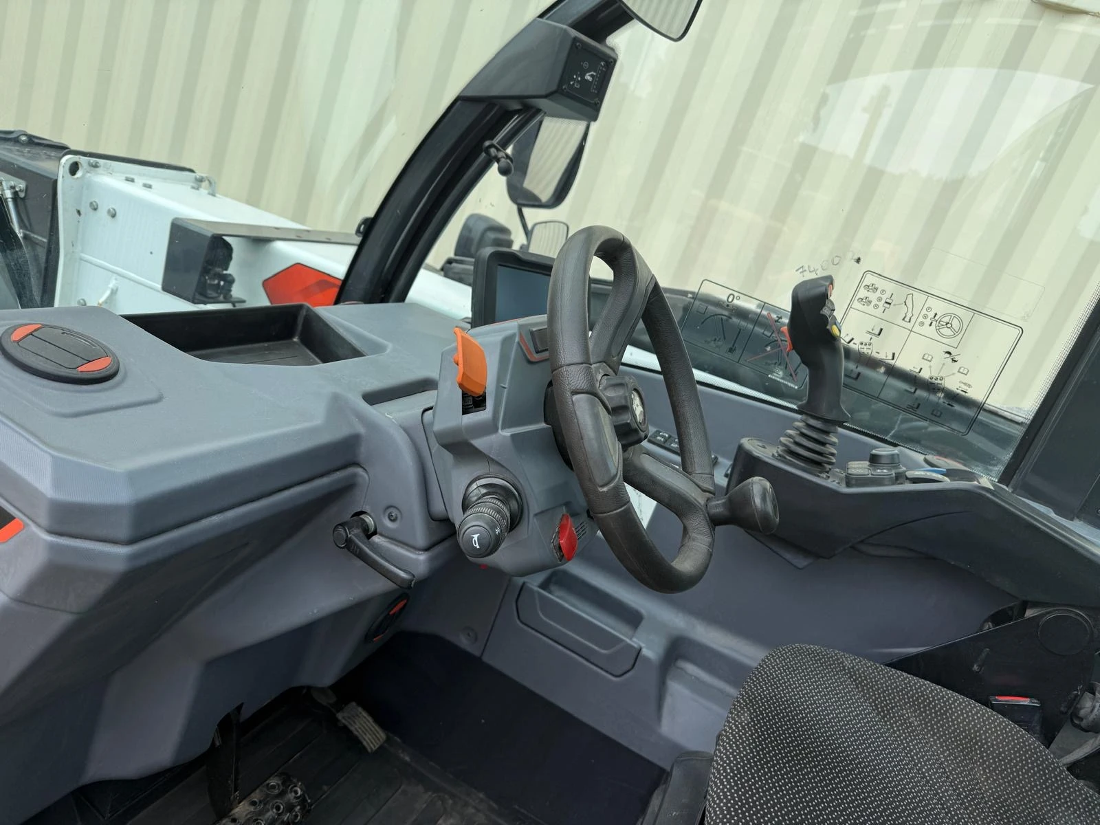 Телескопичен товарач Bobcat TL 43.80 HF AGRI ЛИЗИНГ, снимка 11 - Селскостопанска техника - 55191540