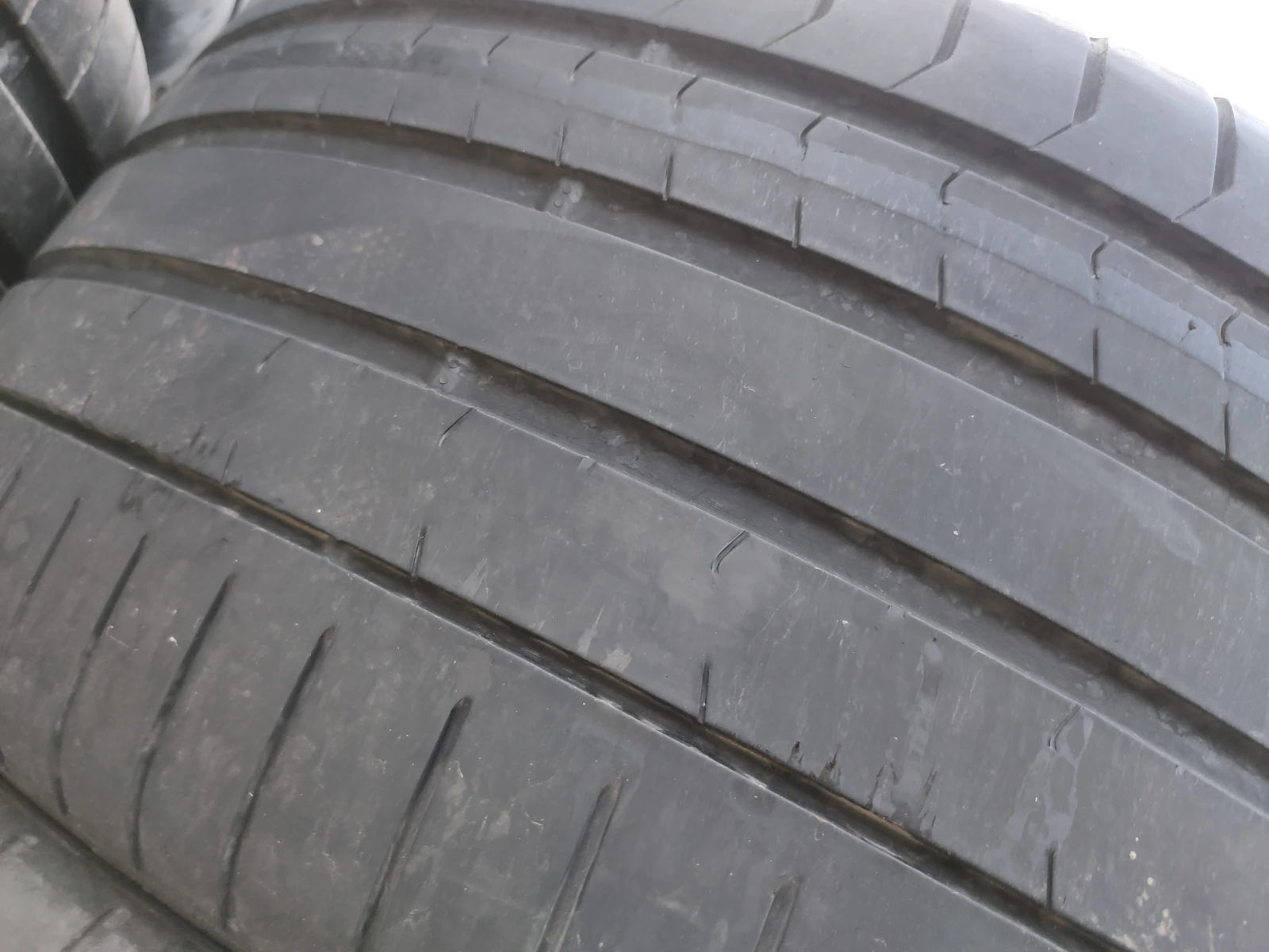 Гуми Летни 275/30R20, снимка 2 - Гуми и джанти - 55272393