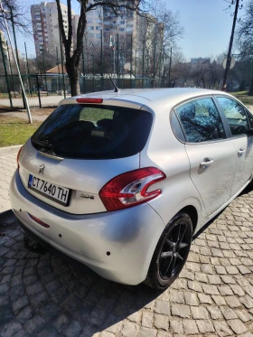 Peugeot 208 1.0 бензин, снимка 5