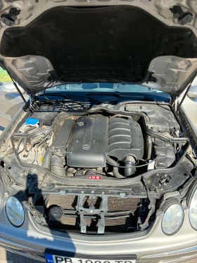 Mercedes-Benz E 220, снимка 15