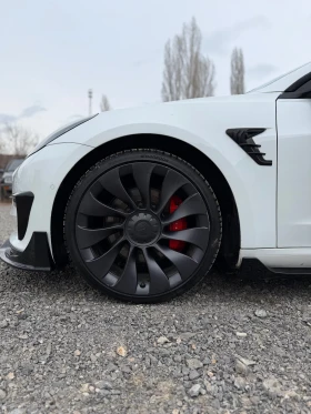 Tesla Model 3 Performance CARBON, GLOSS BLACK BODY KIT - 30000 € / 58674.90 лв. - 42938765 4