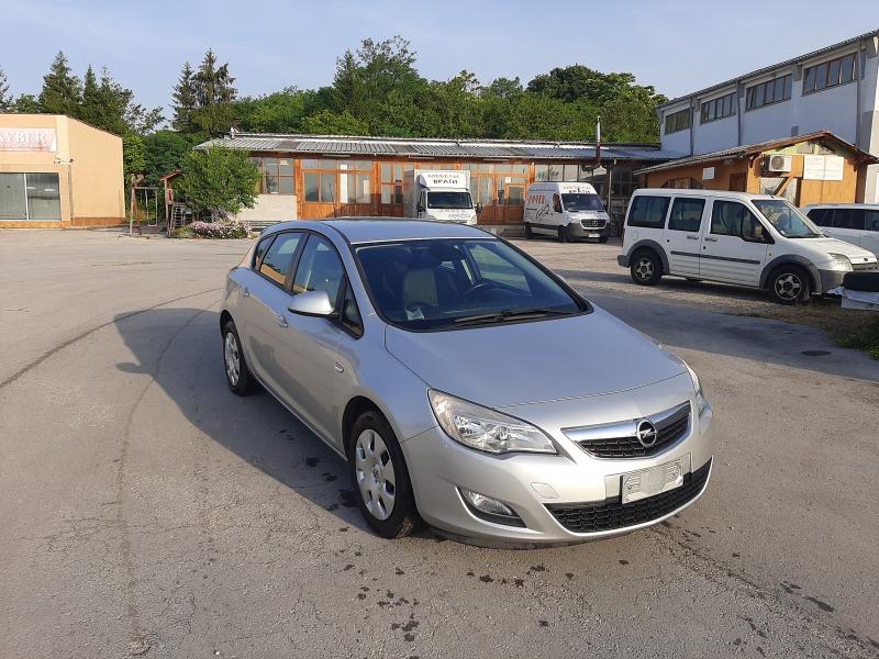 Opel Astra 1.4 101ks., снимка 8 - Автомобили и джипове - 46405077