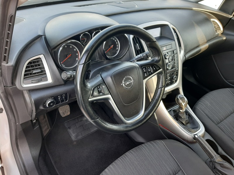 Opel Astra 1.4 101ks., снимка 10 - Автомобили и джипове - 46405077