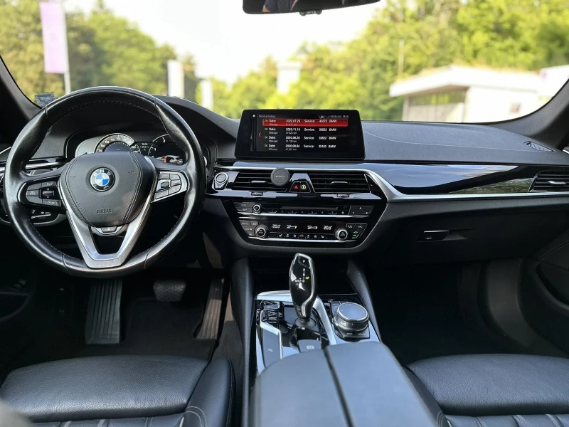 BMW 520 XDrive* SportLine* ShadowLine, снимка 12 - Автомобили и джипове - 47135616