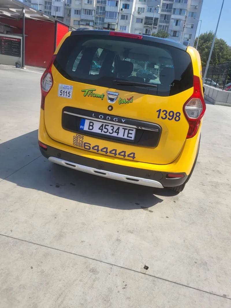 Dacia Lodgy 1.3 TCE 131 kc STEPWAY , снимка 2 - Автомобили и джипове - 49049857