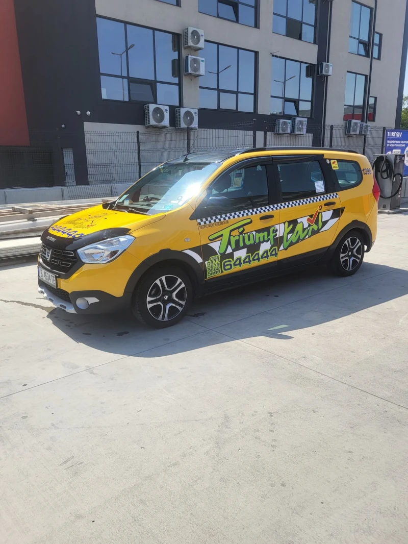 Dacia Lodgy 1.3 TCE 131 kc STEPWAY , снимка 1 - Автомобили и джипове - 47840356