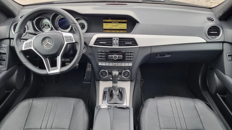 Mercedes-Benz C 350 V6 AMG/PANO/DISTRONIC/4-MATIC/TOP, снимка 8 - Автомобили и джипове - 50460792