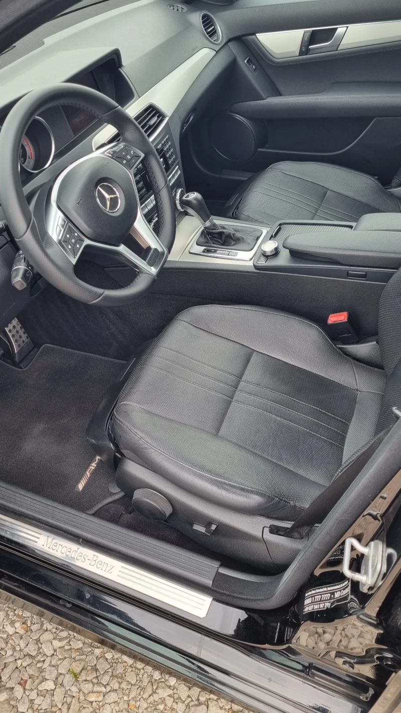 Mercedes-Benz C 350 V6 AMG/PANO/DISTRONIC/4-MATIC/TOP, снимка 9 - Автомобили и джипове - 50460792