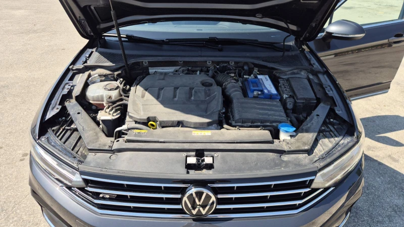 VW Passat 2.0TDI R-Line, снимка 15 - Автомобили и джипове - 52367864