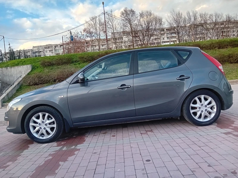 Hyundai I30 1.6i 126kc G4FC , снимка 5 - Автомобили и джипове - 53039078