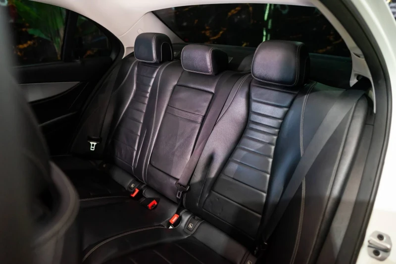 Mercedes-Benz E 220 D FULL AMG LINE FACELIFT BURMEISTER ЛИЗИНГ 100%, снимка 3 - Автомобили и джипове - 53092104