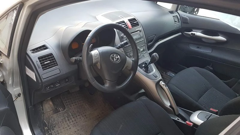 Toyota Auris 1.4 , 1.6 mmt,1.6 valvematic - 3 бр, снимка 7 - Автомобили и джипове - 48623626