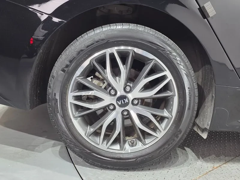 Kia K5 2.0 Prestige, снимка 5 - Автомобили и джипове - 54999886