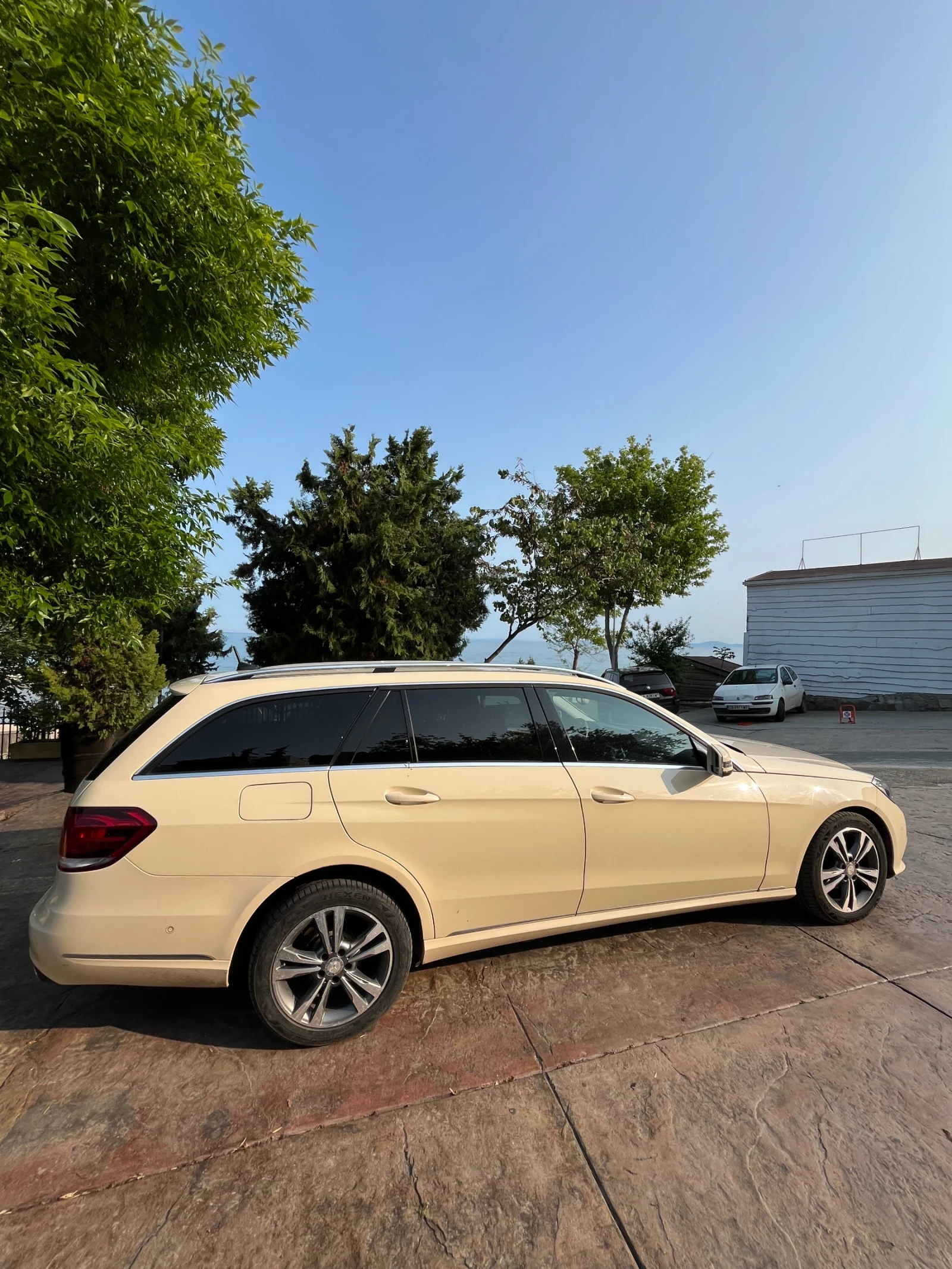 Mercedes-Benz E 220  - изображение 3