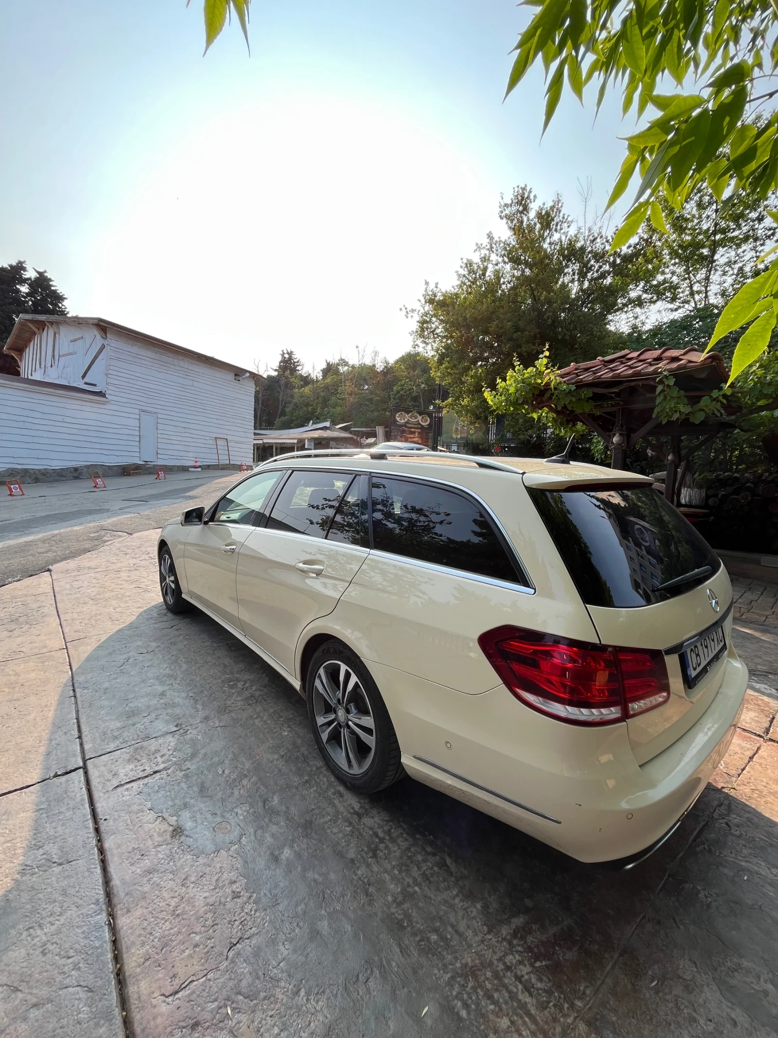 Mercedes-Benz E 220  - изображение 2