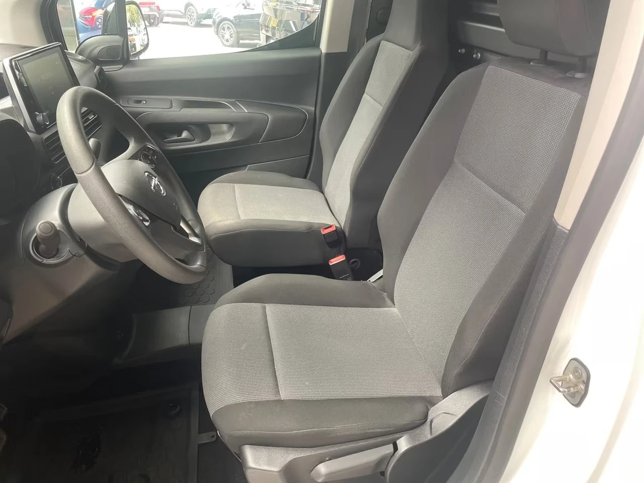 Opel Combo e-CARGO-EDITION/136HP/ACC/AHK/CAM/CARPLY/NAVI/152g - изображение 8