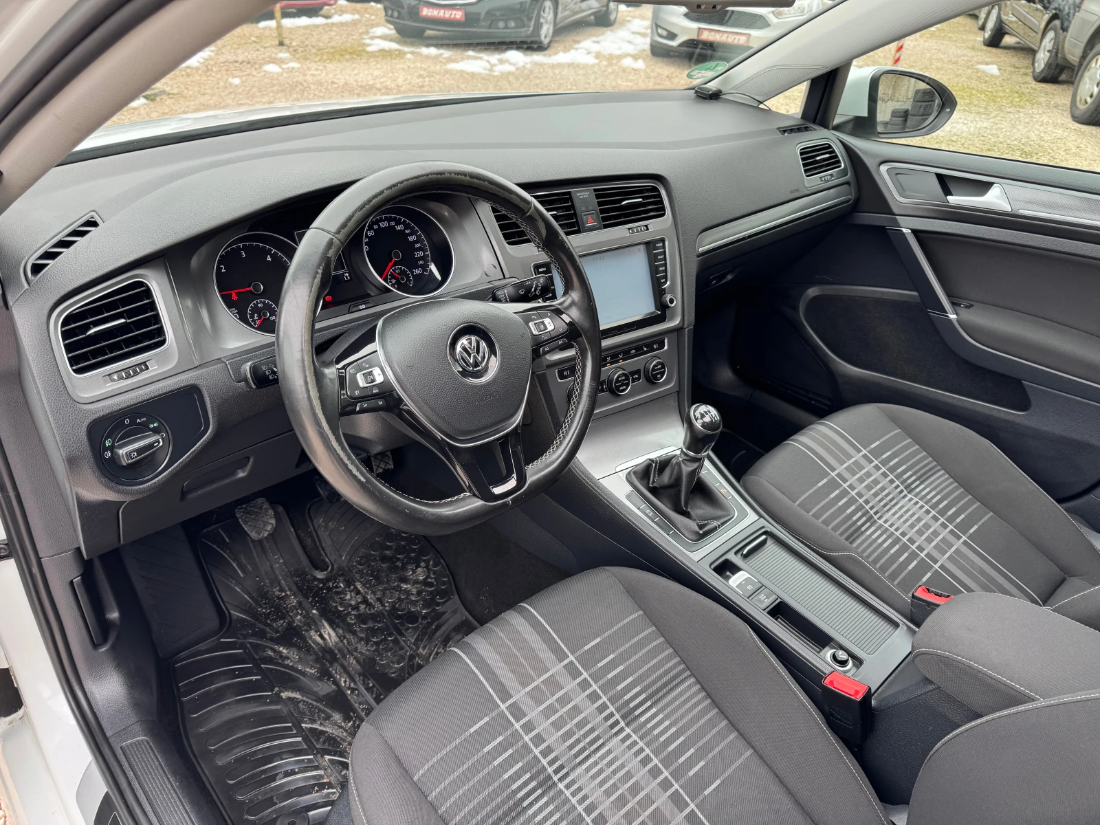 VW Golf 2.0TDI-LOUNGE | Mobile.bg � ����������� 17