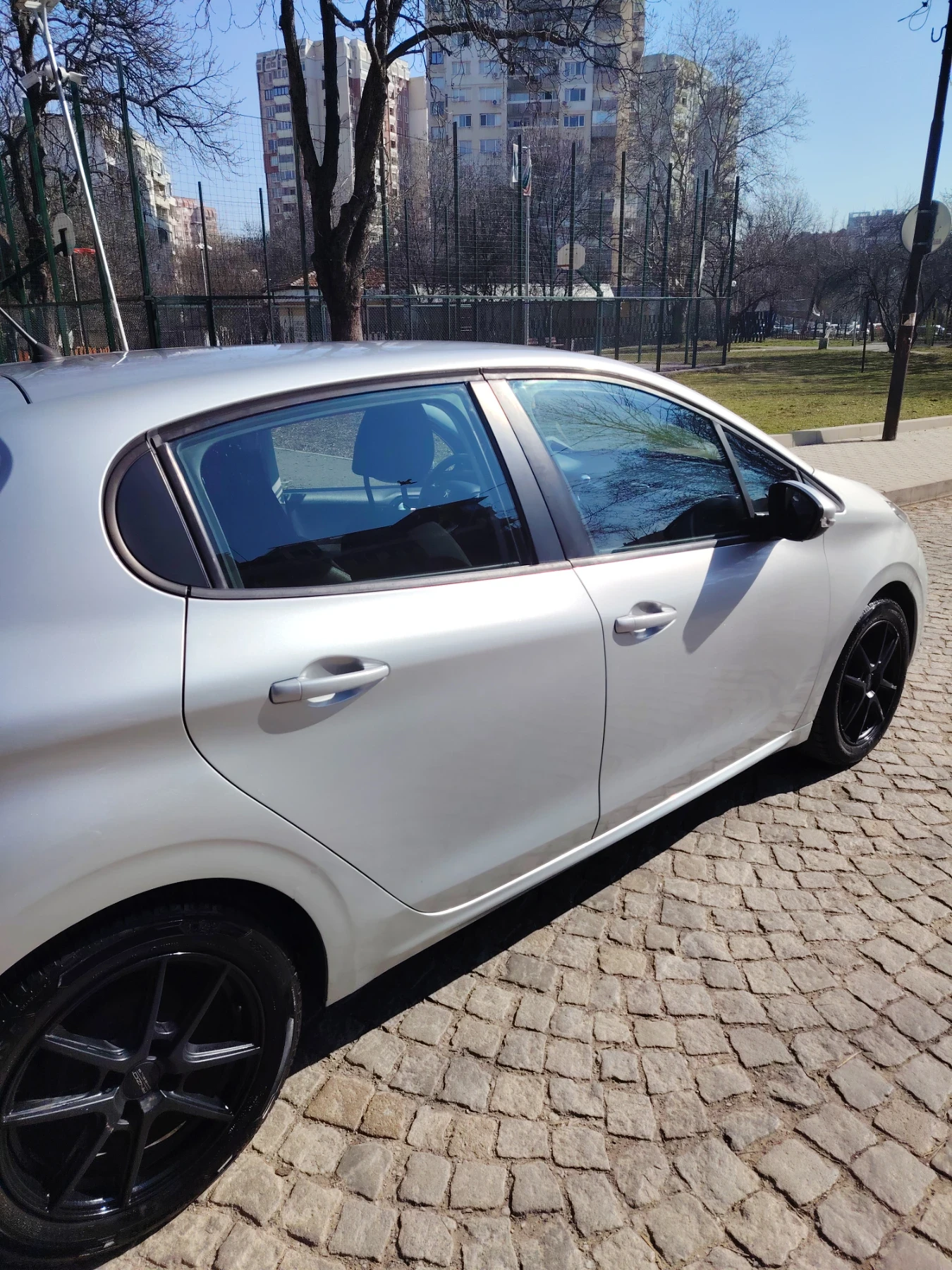 Peugeot 208 1.0 ������ | Mobile.bg � ����������� 4