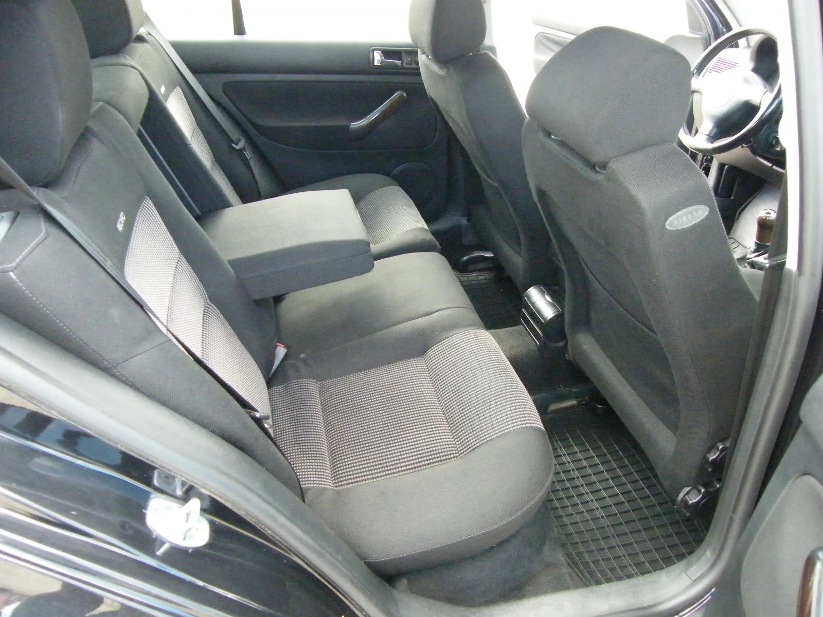 VW Golf 1.8T GAZ инжекцион, снимка 14 - Автомобили и джипове - 54124657