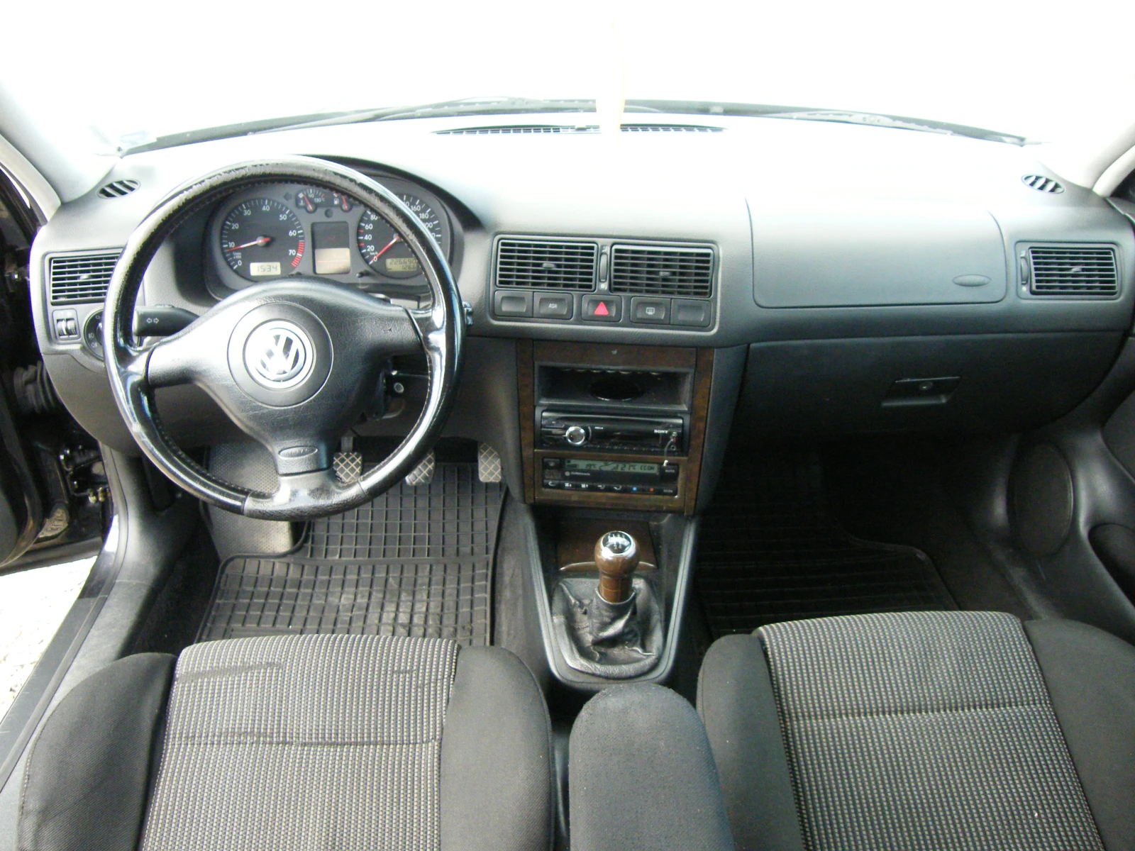 VW Golf 1.8T GAZ инжекцион, снимка 11 - Автомобили и джипове - 54124657