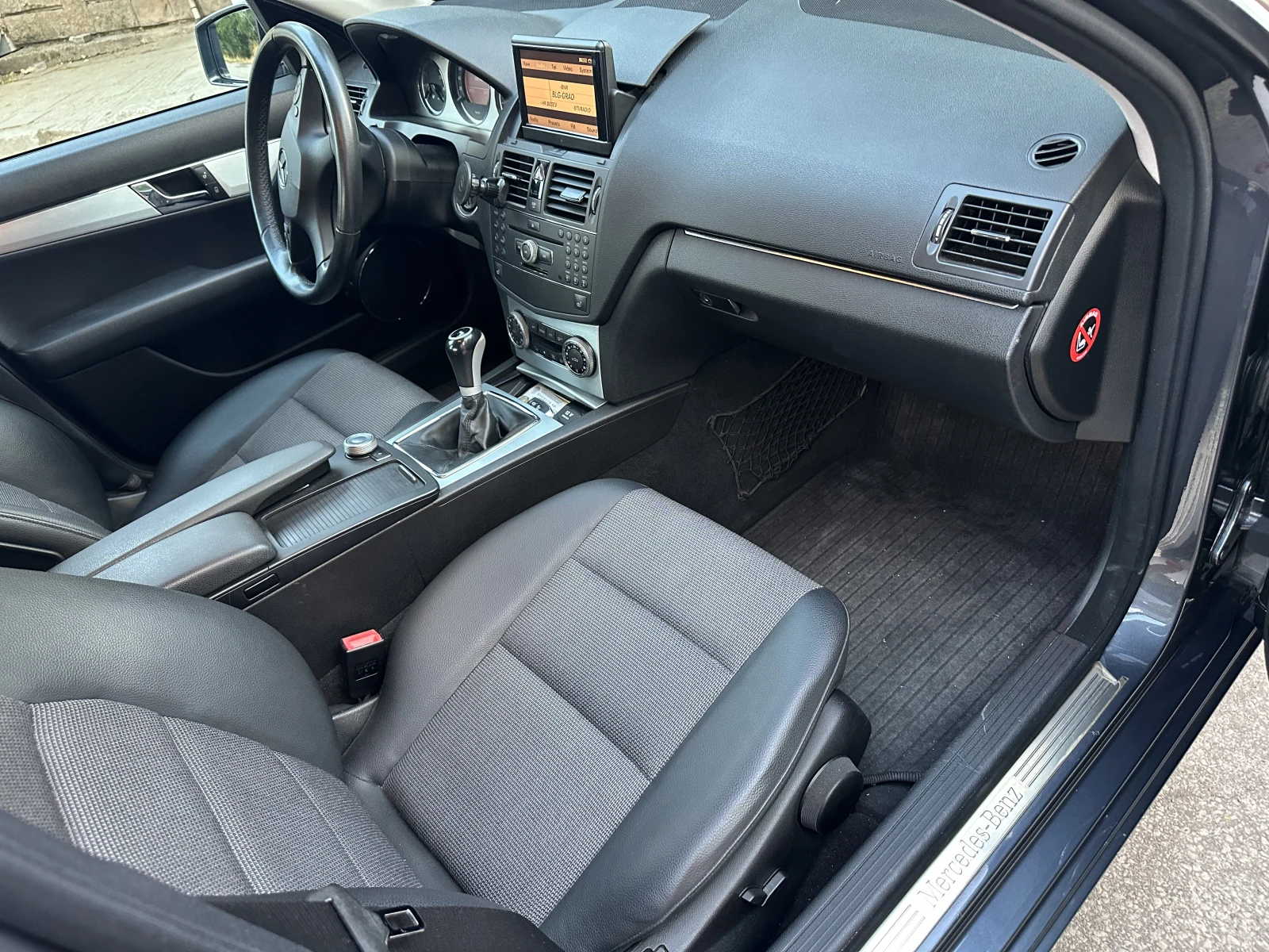 Mercedes-Benz C 180 Kompressor, снимка 6 - Автомобили и джипове - 54152222