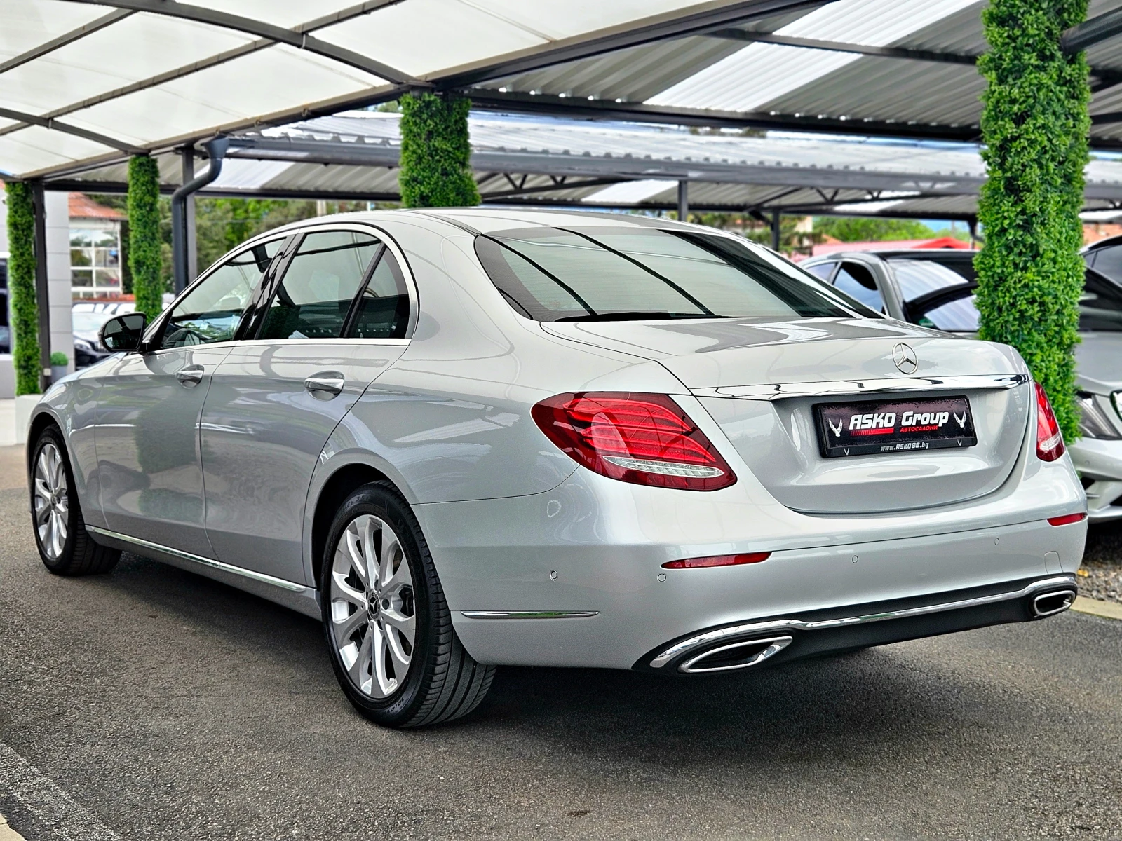Mercedes-Benz E 400 AMG/4MAT/DISTR/МАСАЖ/360CAM//ОБДУХ/BURMESTER/LIZIN, снимка 6 - Автомобили и джипове - 54609439