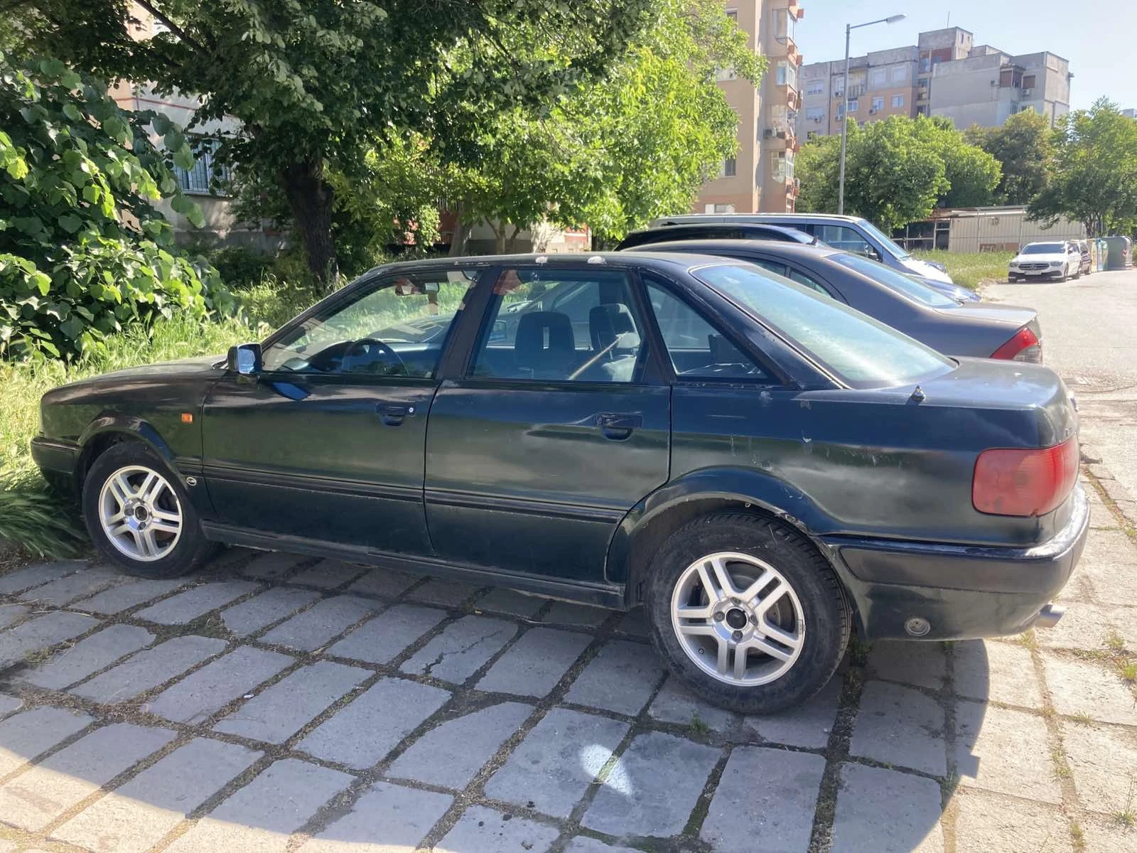 Audi 80 1.6 Газ Бензин, снимка 3 - Автомобили и джипове - 54624572
