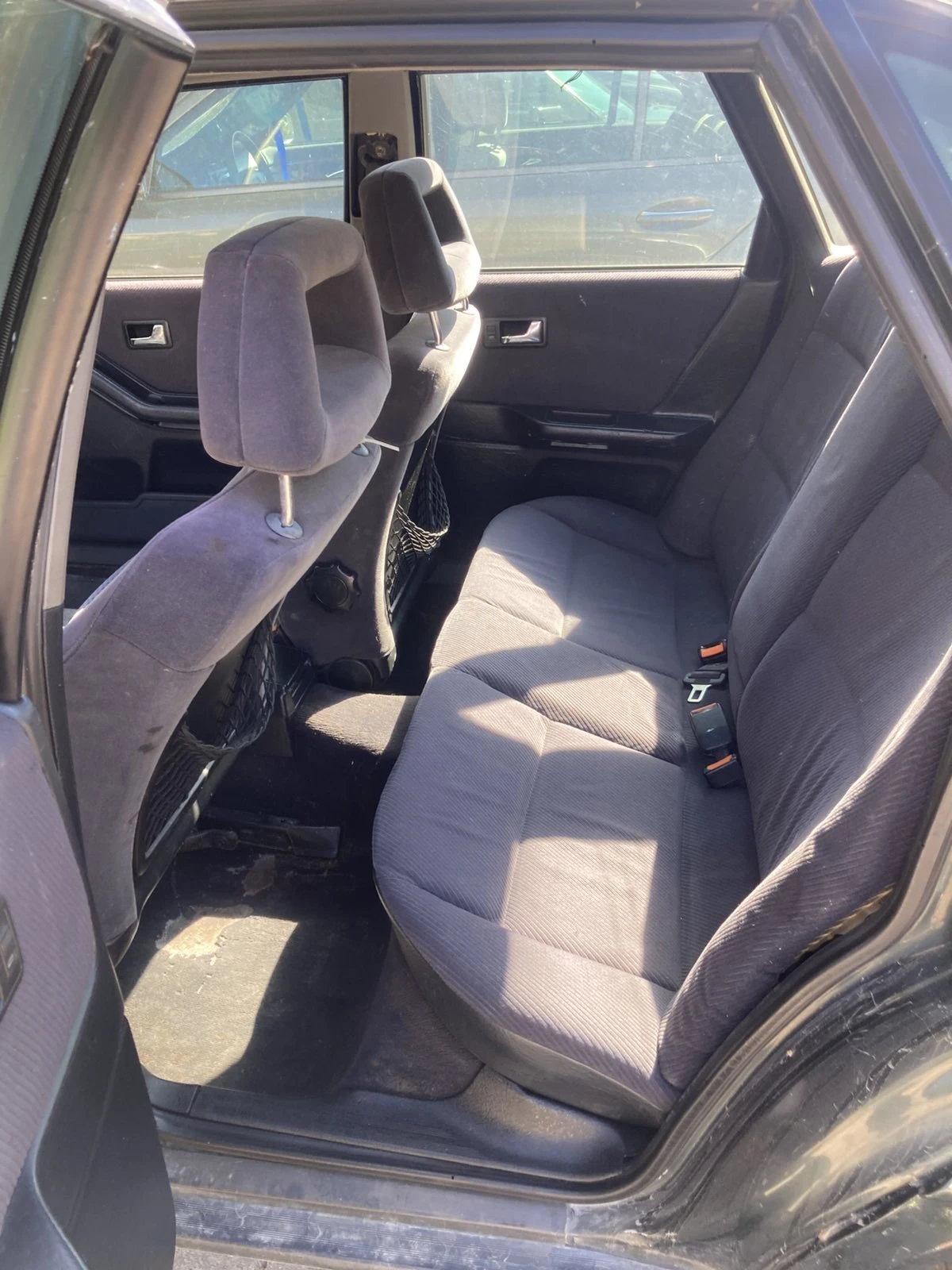 Audi 80 1.6 Газ Бензин, снимка 8 - Автомобили и джипове - 54624572