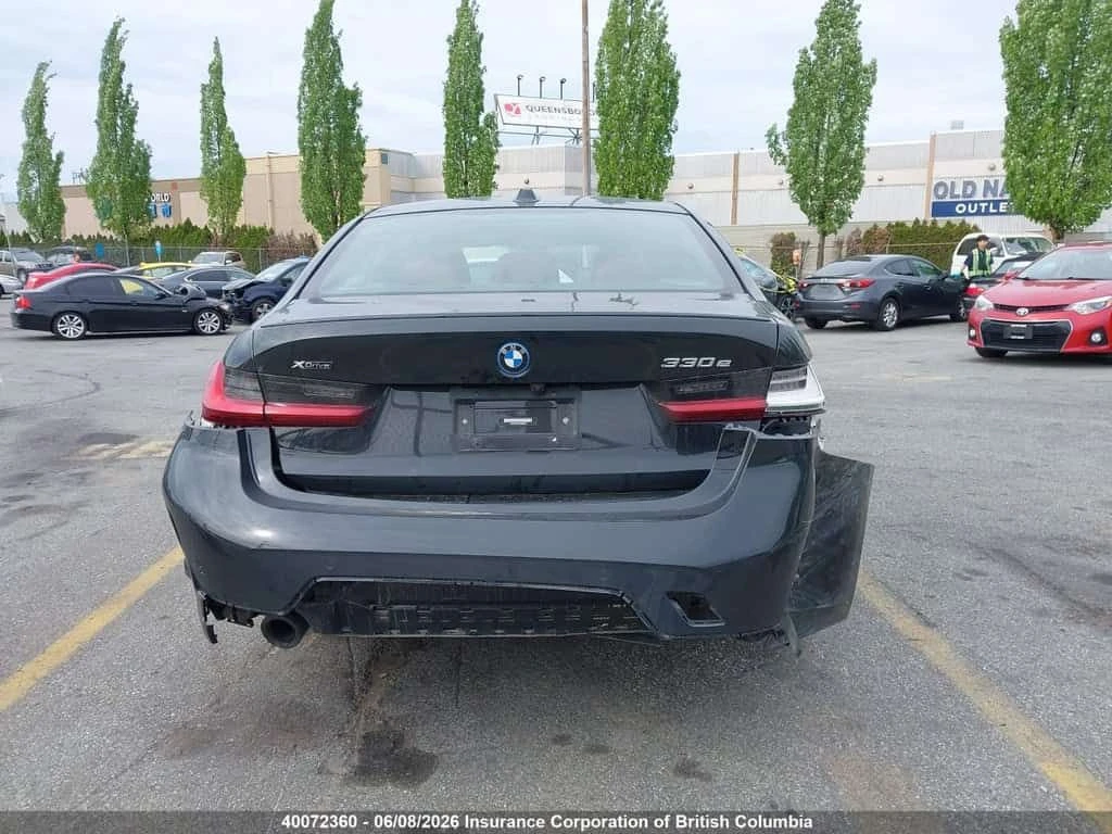 BMW 330 * 330E * CARFAX * ЦЕНА ДО БГ, снимка 17 - Автомобили и джипове - 54886661