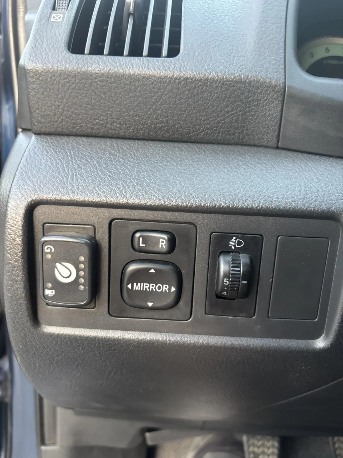 Toyota Corolla verso, снимка 17 - Автомобили и джипове - 55665195