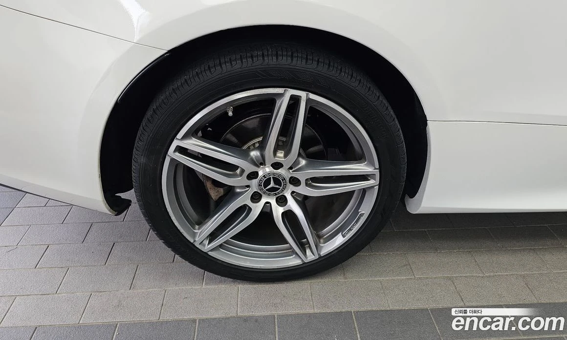 Mercedes-Benz E 220 E220d Coupe, снимка 5 - Автомобили и джипове - 55794714