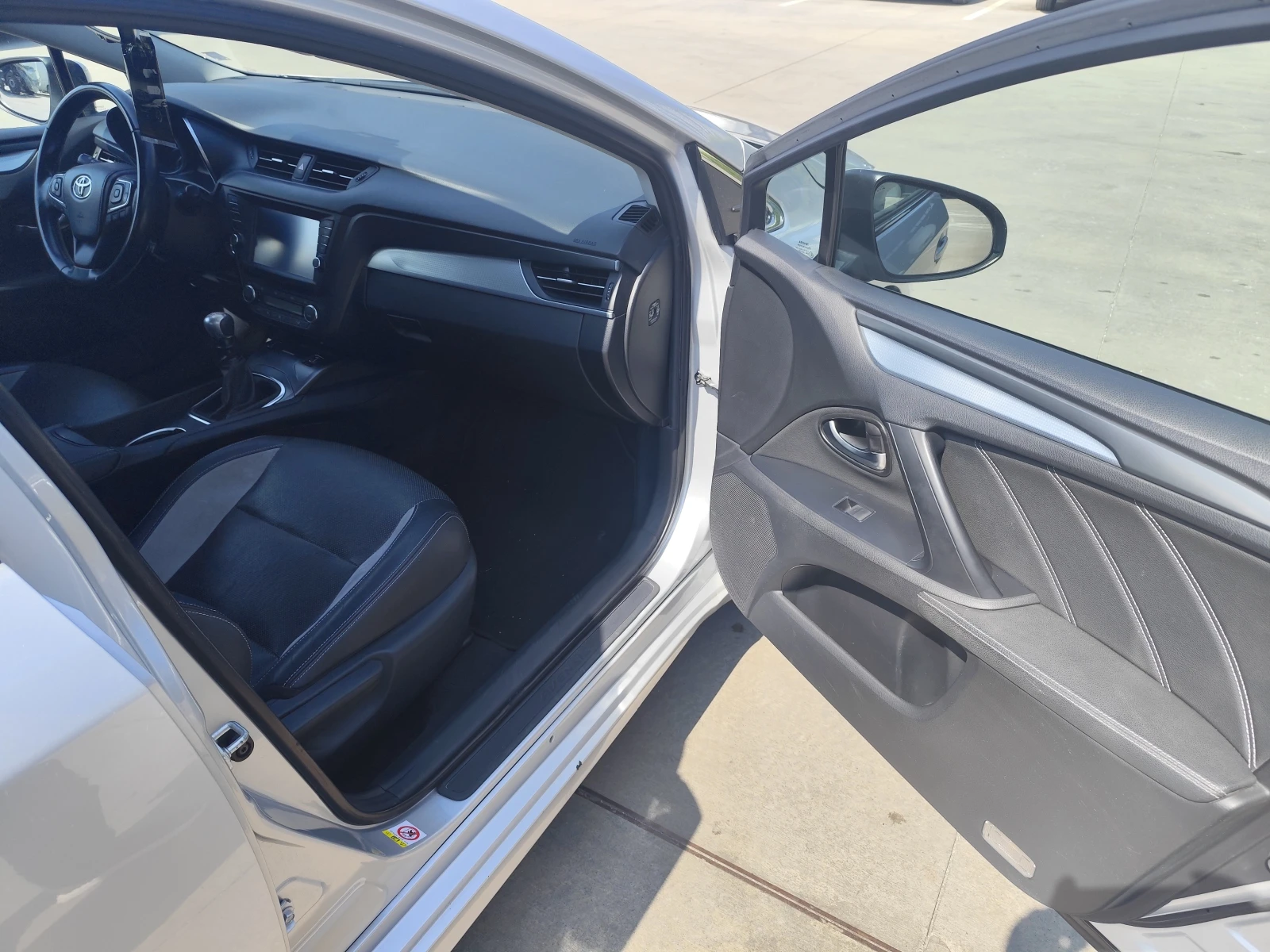 Toyota Avensis 2WW, снимка 6 - Автомобили и джипове - 56031360