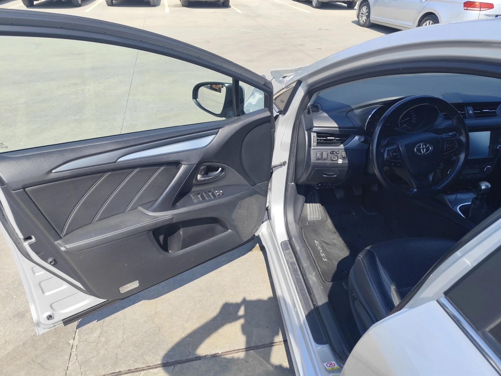 Toyota Avensis 2WW, снимка 11 - Автомобили и джипове - 56031360