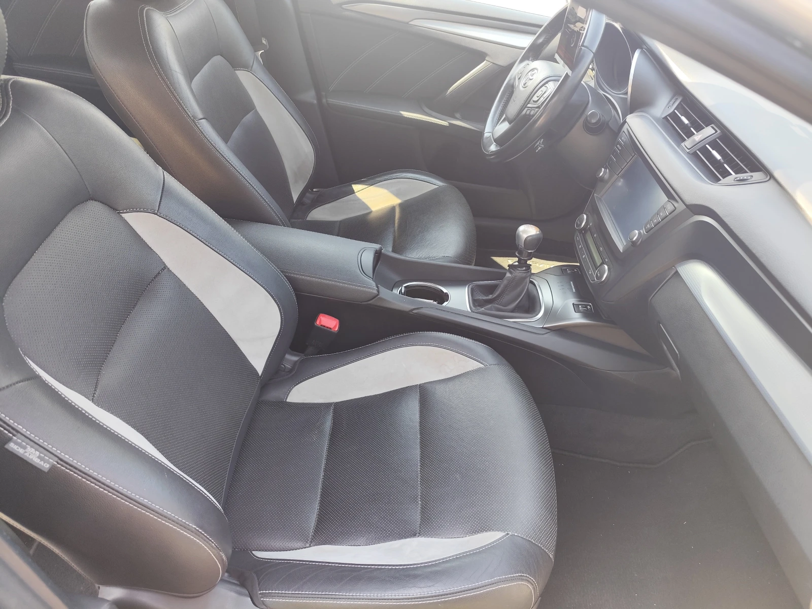 Toyota Avensis 2WW, снимка 9 - Автомобили и джипове - 56031360
