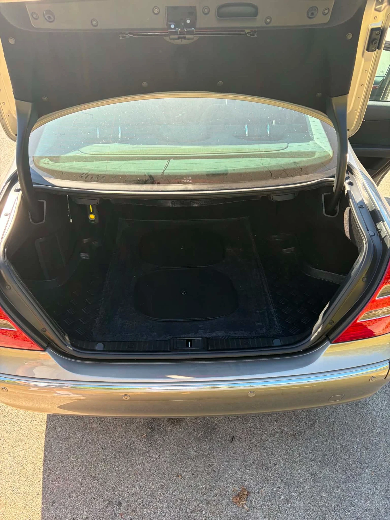 Mercedes-Benz E 220, снимка 7 - Автомобили и джипове - 56048770